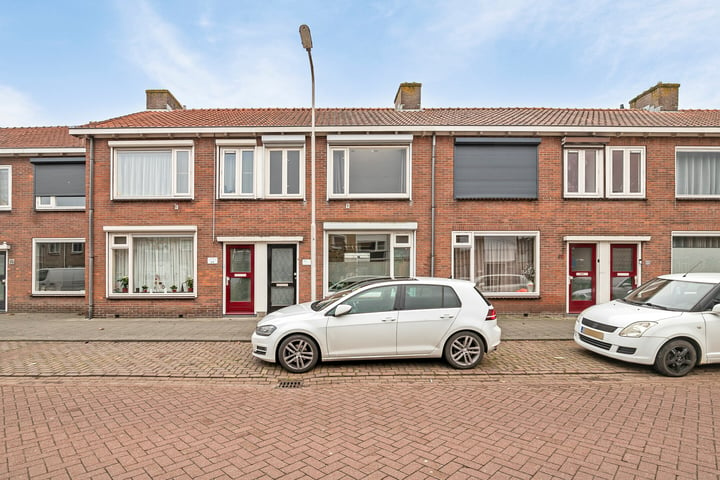 View photo 2 of Prinses Beatrixstraat 62