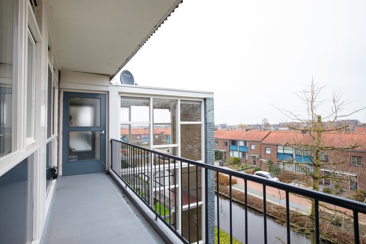 View photo 22 of Bunchestraat 65