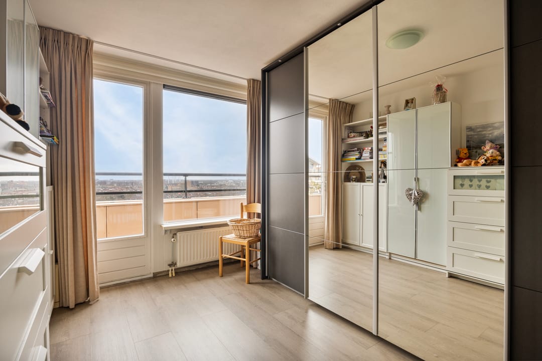 Photo 16 of Zonnestein 329