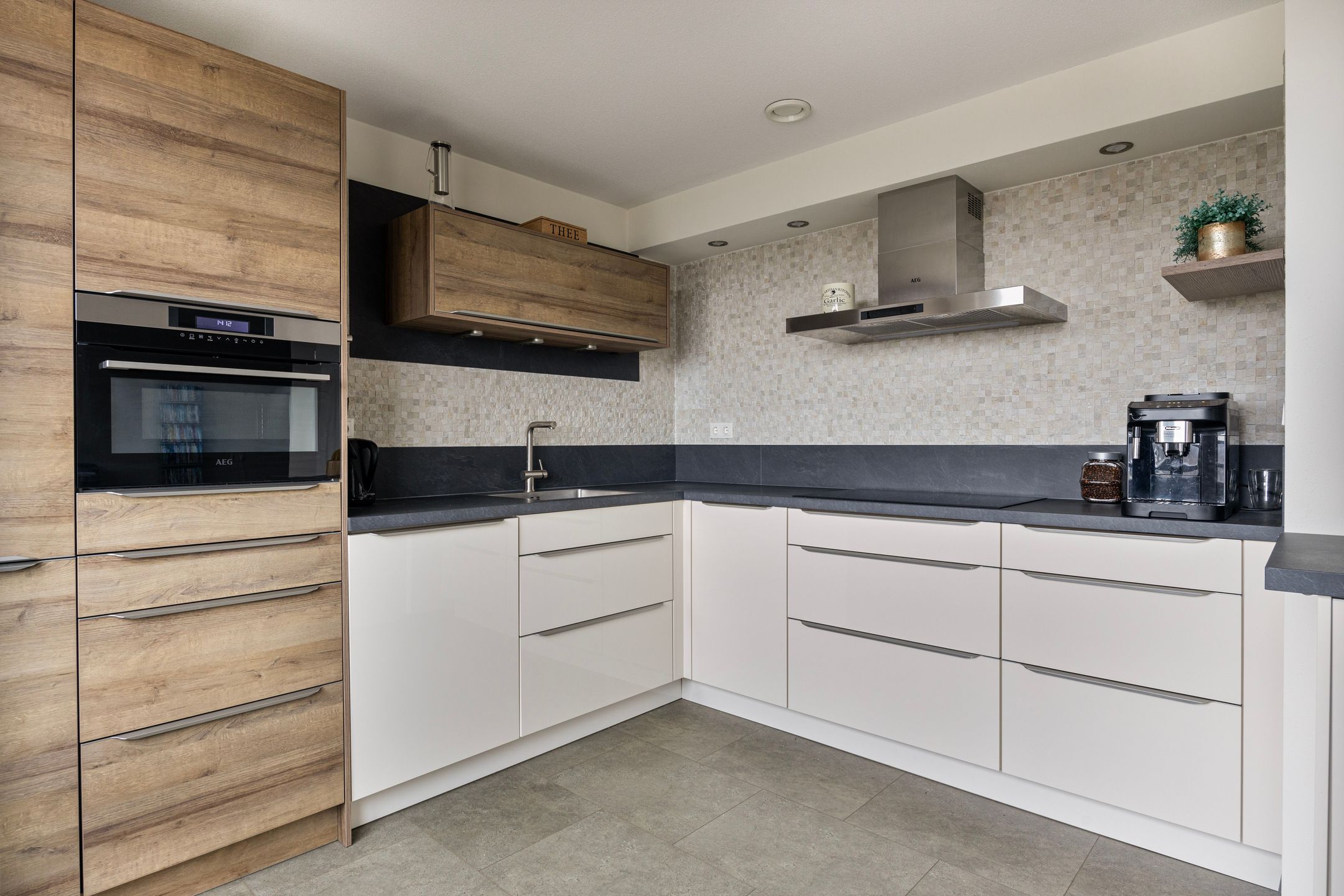 Photo 36 of Zonnestein 329