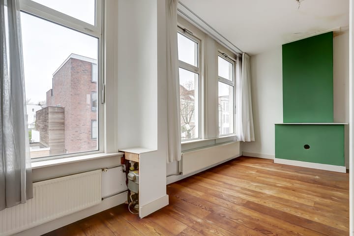 Photo 6 of Schrassertstraat 101