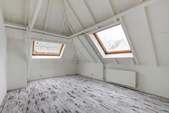 Photo 20 of Schrassertstraat 101