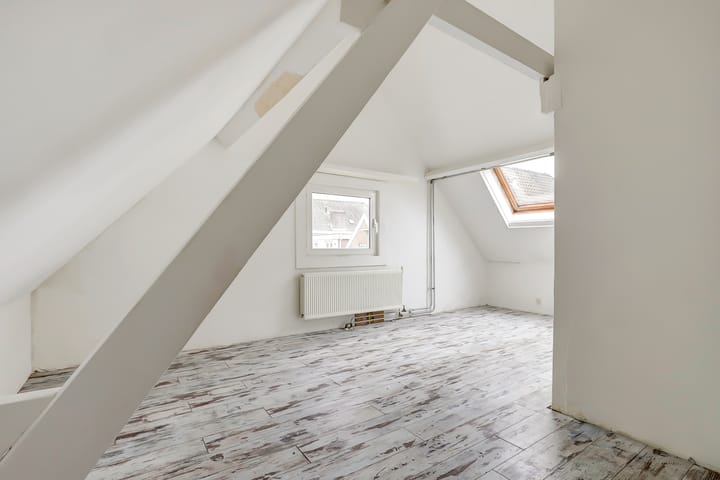 Photo 22 of Schrassertstraat 101