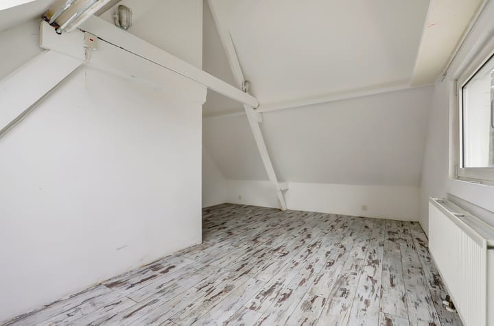 Photo 24 of Schrassertstraat 101