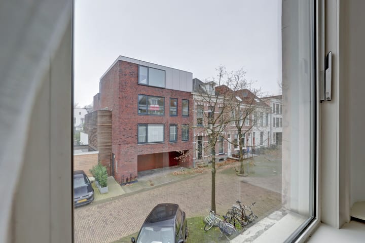 Photo 25 of Schrassertstraat 101