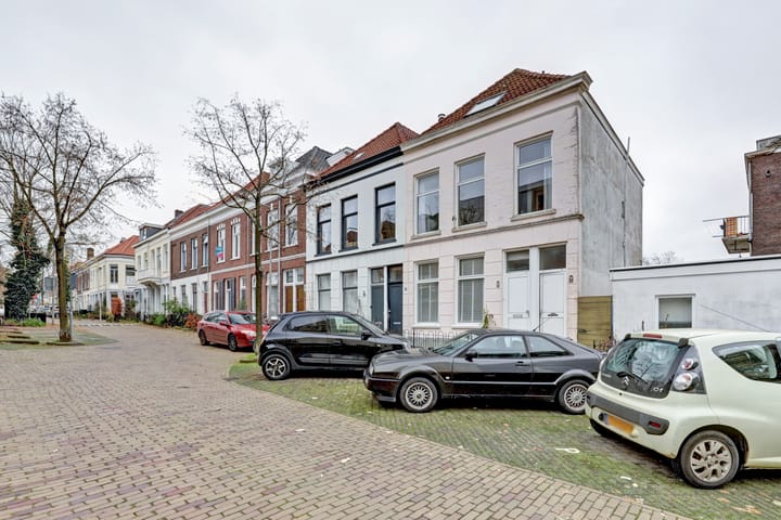 Photo 27 of Schrassertstraat 101