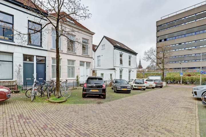 Photo 28 of Schrassertstraat 101