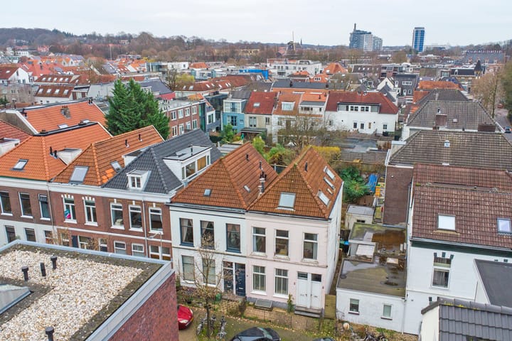 Photo 33 of Schrassertstraat 101