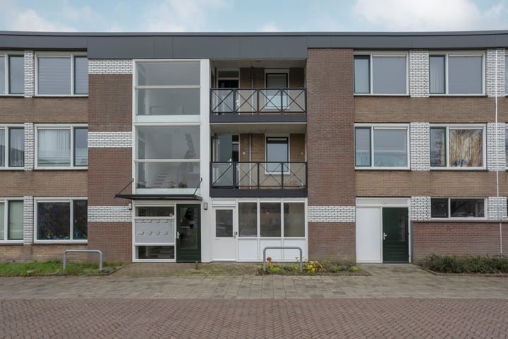 View photo 1 of Scholeksterstraat 90