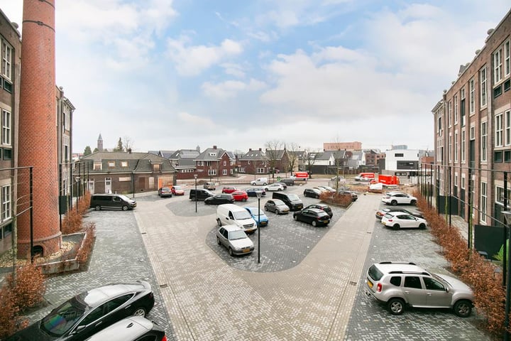 View photo 8 of Boddenkampsingel 80-61