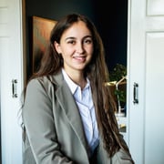 Cenna Meijlof - Commercial Employee