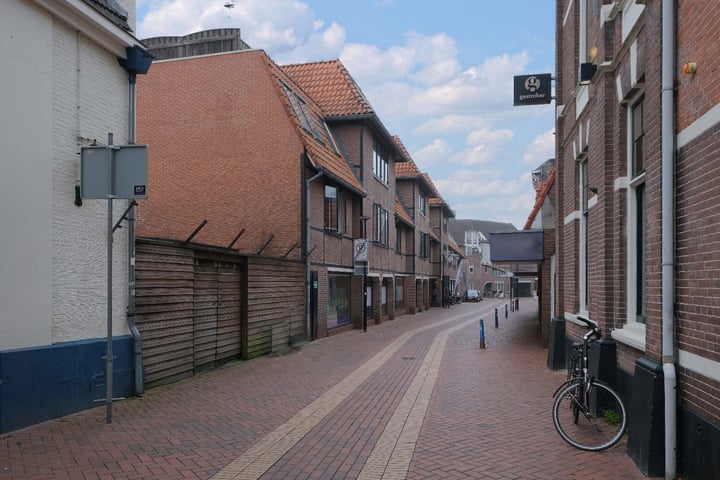 View photo 3 of Schuttenstraat 35