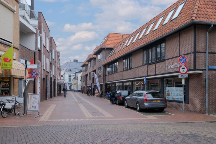 View photo 5 of Schuttenstraat 35