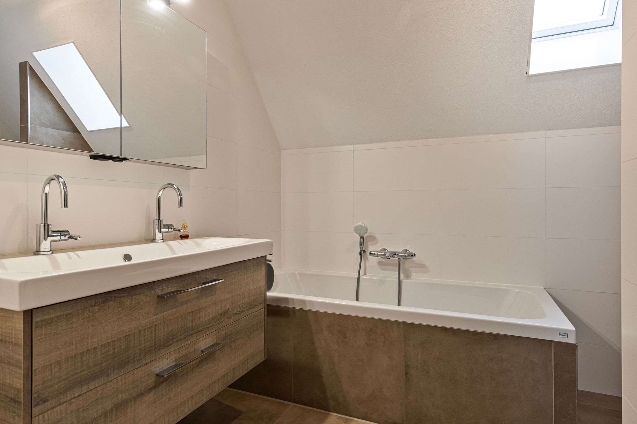 Foto 24 van Mansus 10