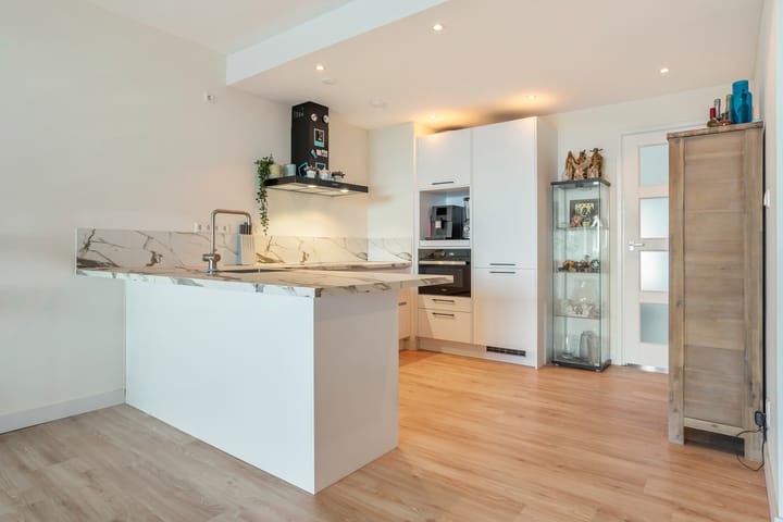 Photo 3 of Dr H. Colijnlaan 6-F148