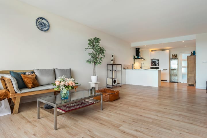 Photo 10 of Dr H. Colijnlaan 6-F148