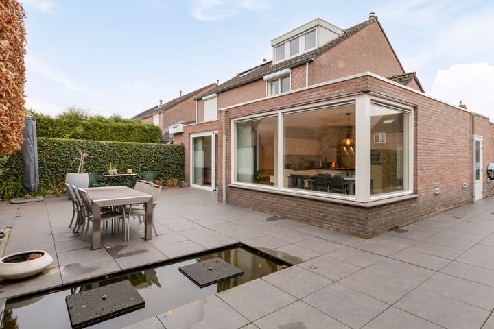 Foto 2 van Praaglaan 111