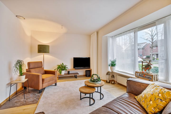 Foto 12 van Korenbloemstraat 26