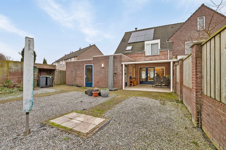 Bekijk foto 39 van Korenbloemstraat 26