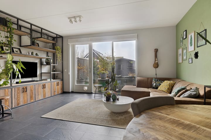 Photo 10 of Bloemenweg 9