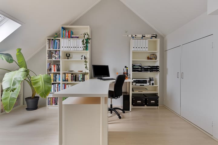 Photo 24 of Bloemenweg 9