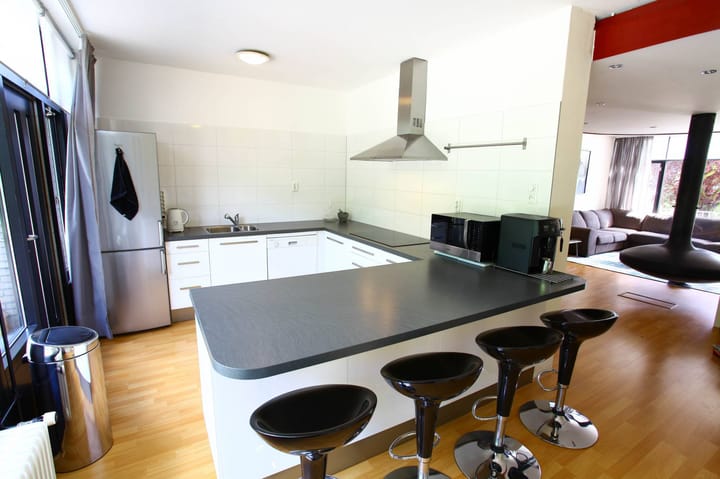 Photo 4 of Roosmarijnhof 12