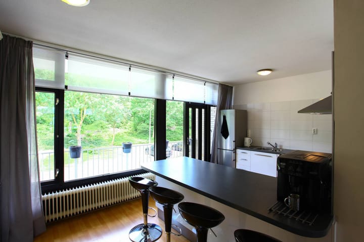 Photo 5 of Roosmarijnhof 12