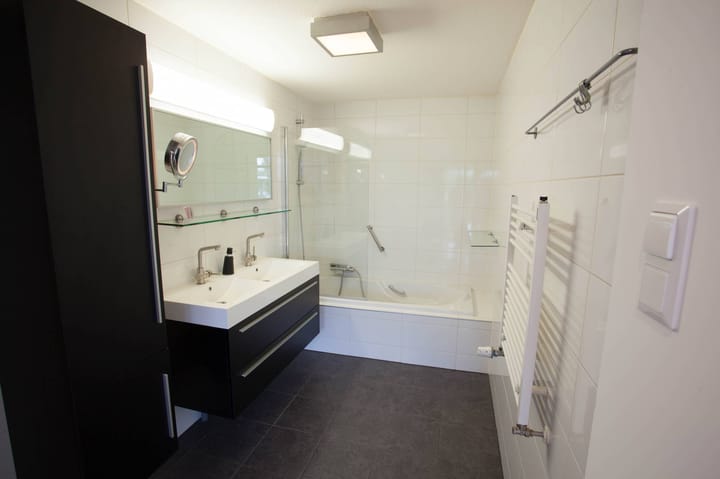 Photo 14 of Roosmarijnhof 12