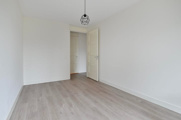 Foto 17 van Martinus Nijhofflaan 114