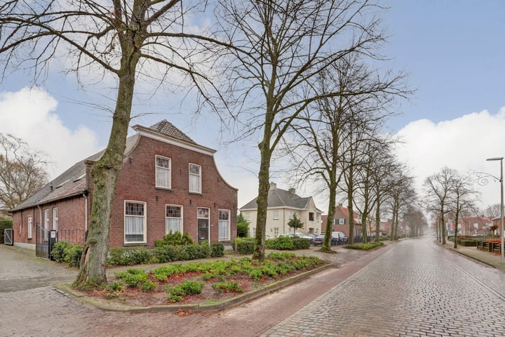 Bekijk foto 36 van Nieuwkuijksestraat 18