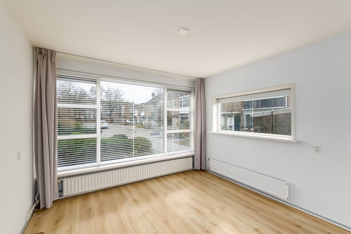 Photo 2 of J H Jurresstraat 13