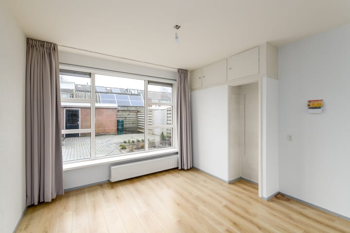 Photo 7 of J H Jurresstraat 13