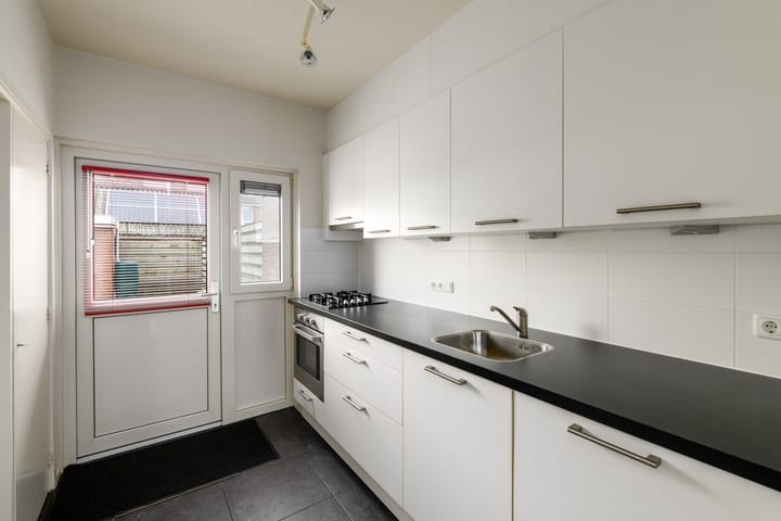 Photo 3 of J H Jurresstraat 13