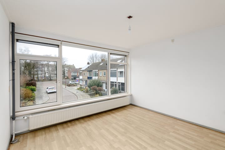 Photo 13 of J H Jurresstraat 13