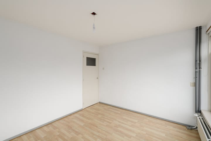 Photo 15 of J H Jurresstraat 13