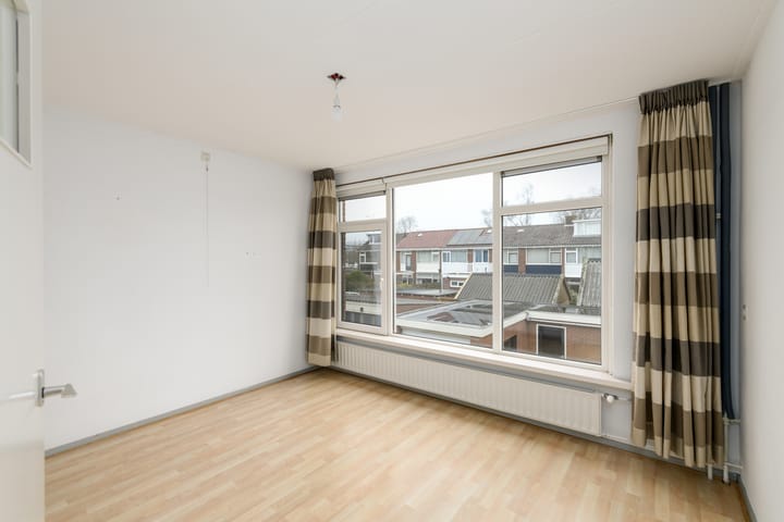 Photo 16 of J H Jurresstraat 13