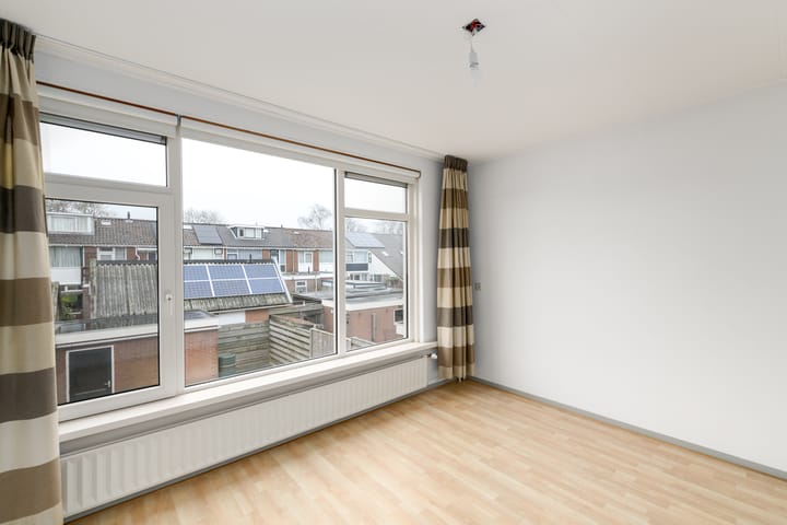 Photo 17 of J H Jurresstraat 13