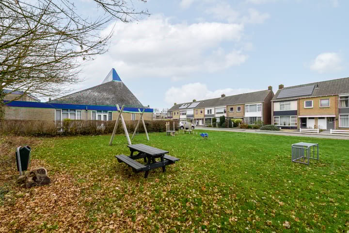 Photo 36 of J H Jurresstraat 13