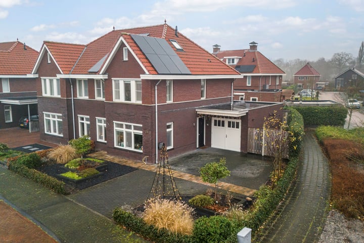 View photo 1 of Heidevlinder 24