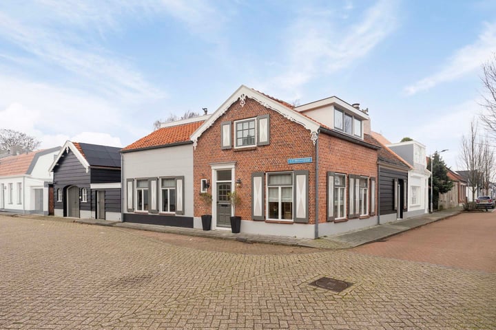 Bekijk foto 1 van O.F. Weisestraat 2