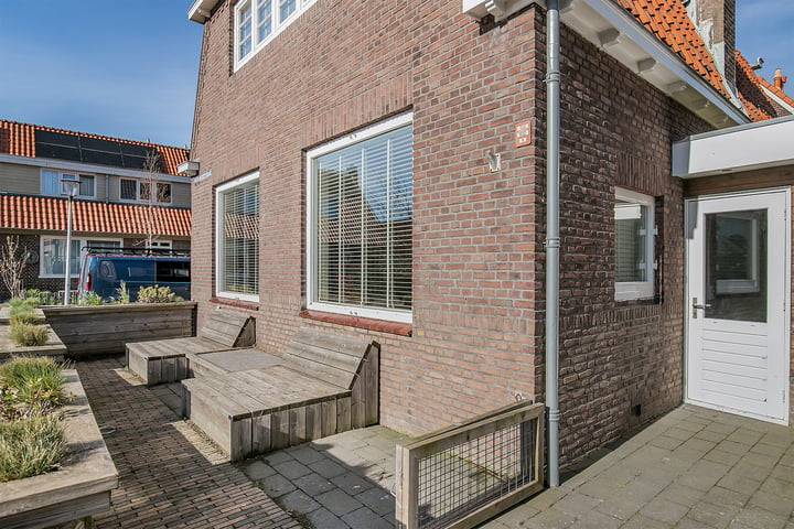 Bekijk foto 43 van Petrus Feddesstraat 4