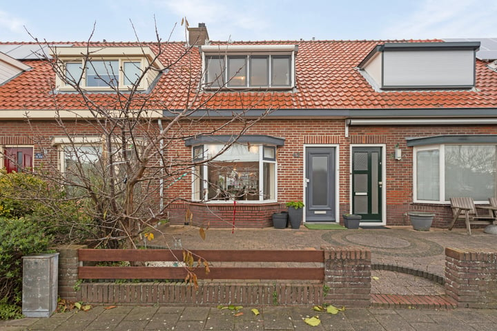 Bekijk foto 1 van Prins Bernhardstraat 42