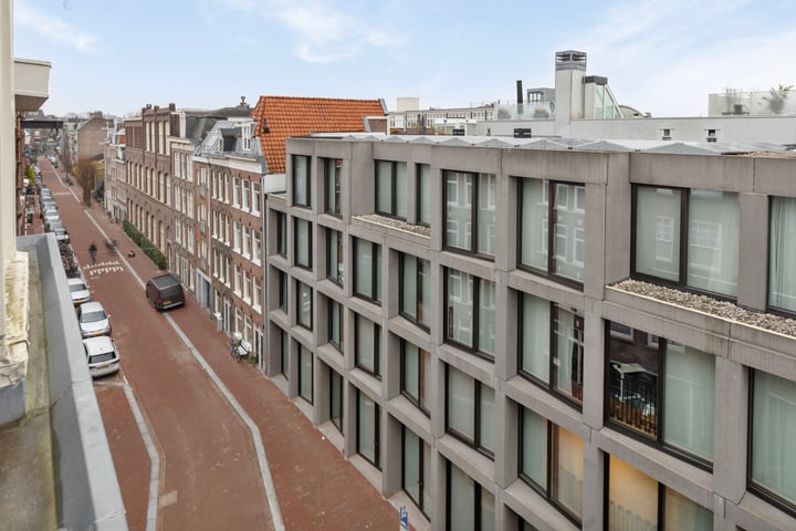 View photo 20 of Fokke Simonszstraat 82-3