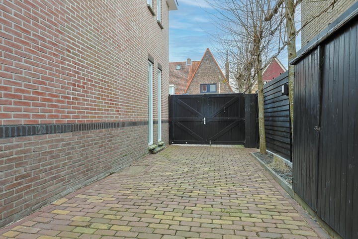 Bekijk foto 44 van Heemskerkerweg 83