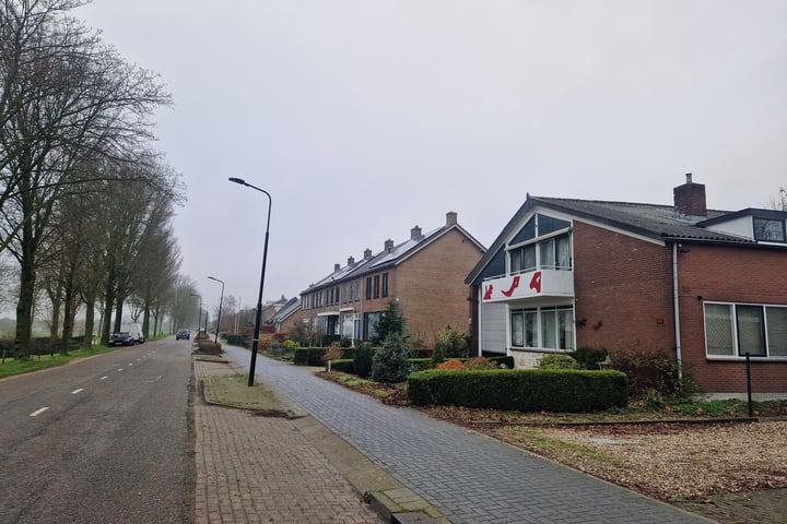 View photo 4 of Burgemeester Padmosweg 146