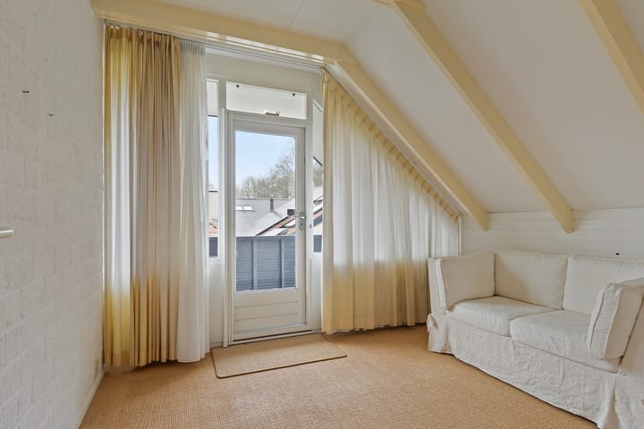 Photo 30 of Peter van Anrooystraat 2