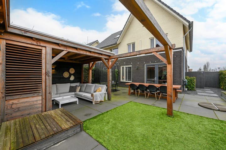 Photo 38 of Elementen 1