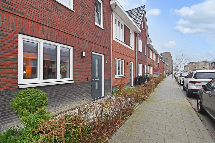 View photo 3 of Keizersmantelstraat 3