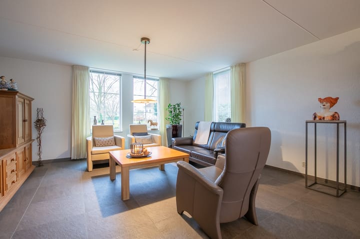 Photo 2 of Eikenlaan 32