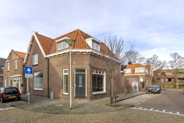 Bekijk foto 1 van Prins Hendrikstraat 23